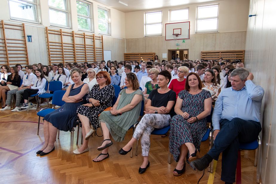 Uroczystość zakończenia roku w klasach 1-3 po szkole podstawowej