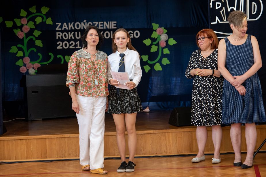 Uroczystość zakończenia roku w klasach 1-3 po szkole podstawowej