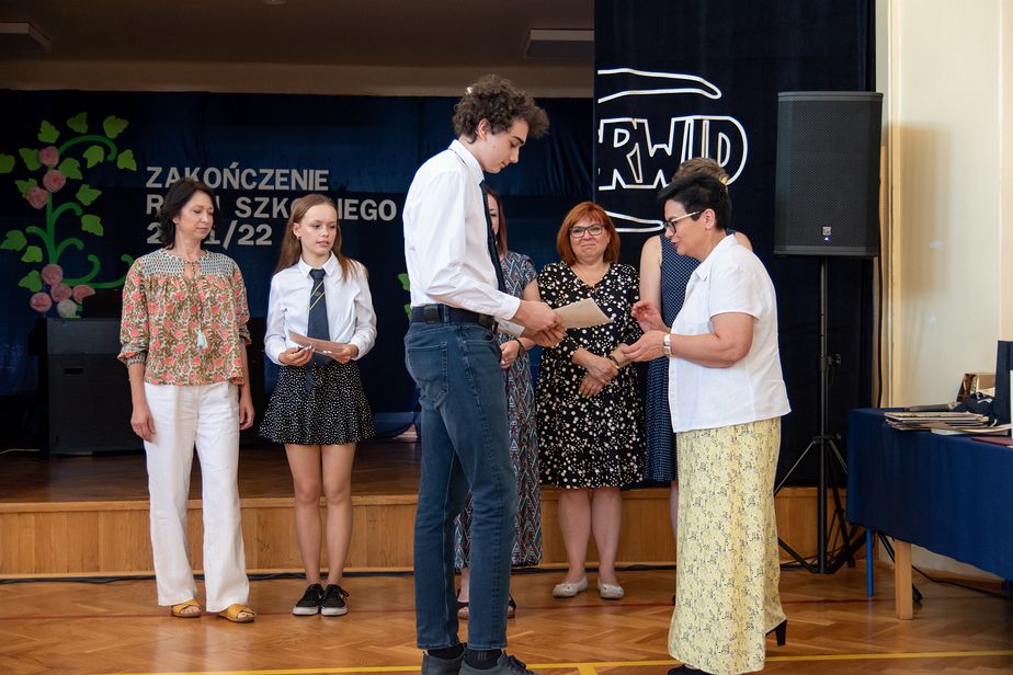 Uroczystość zakończenia roku w klasach 1-3 po szkole podstawowej