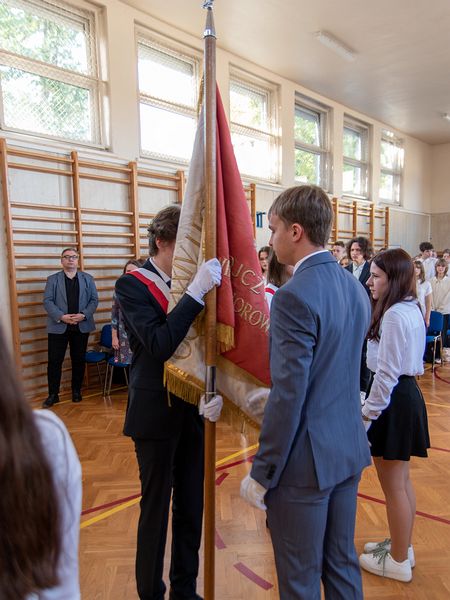 Uroczystość ślubowania klas pierwszych oraz 50-lecia nadania szkole imienia Cypriana Norwida 