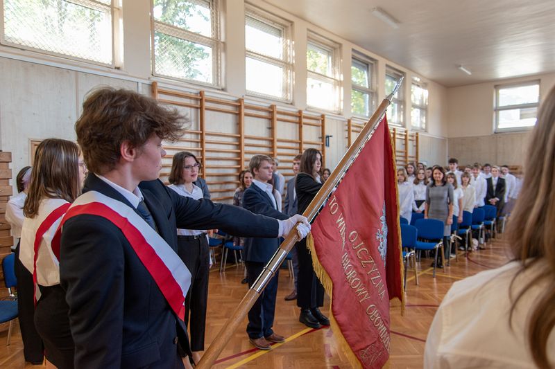 Uroczystość ślubowania klas pierwszych oraz 50-lecia nadania szkole imienia Cypriana Norwida 